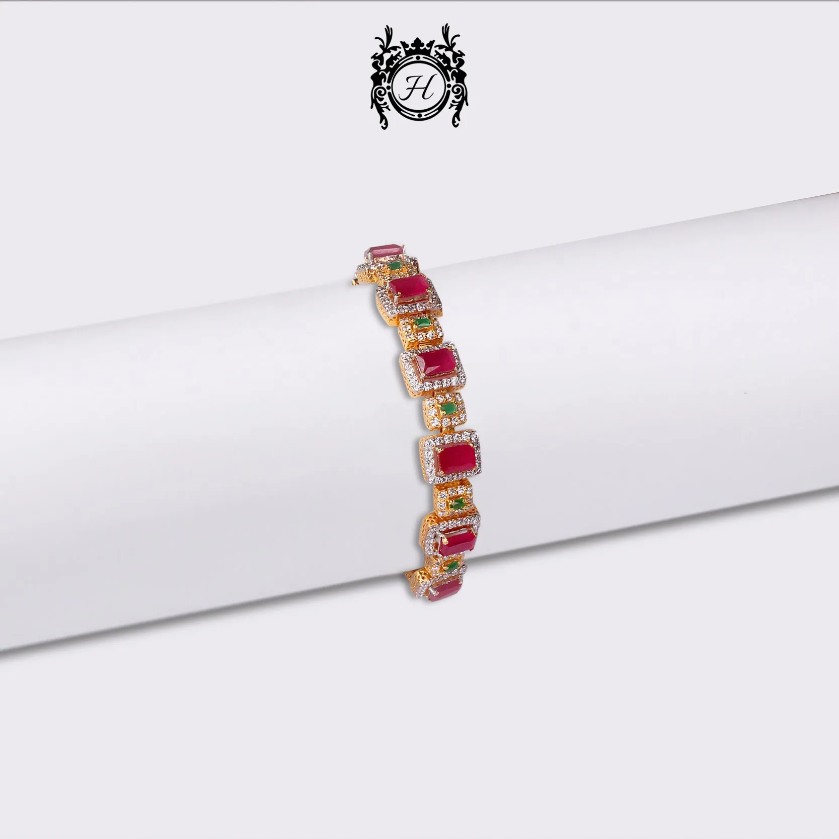 Bracelet in Chetum, Jade and Zircons