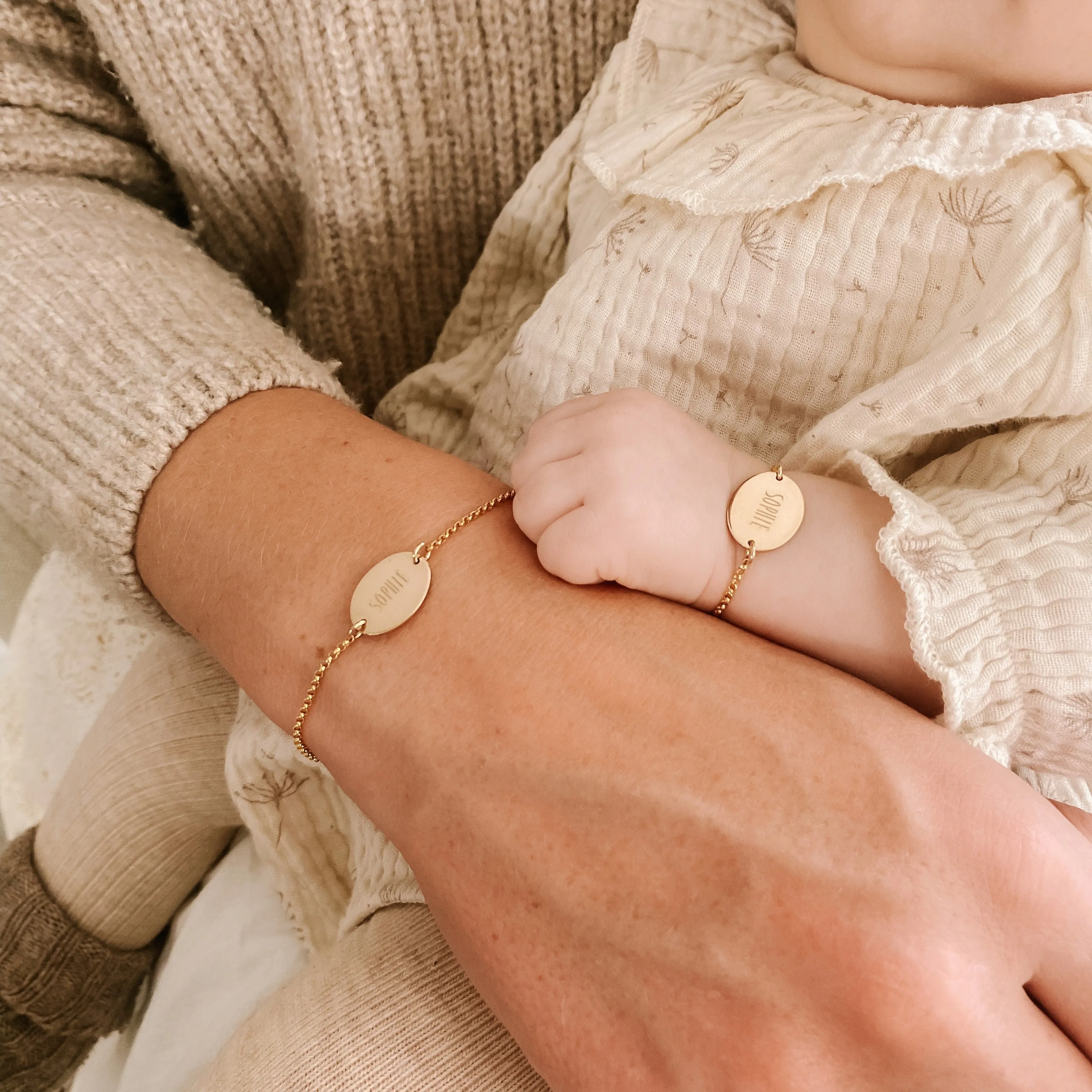 Hanne Detail Personalized Bracelet | Adult Oval