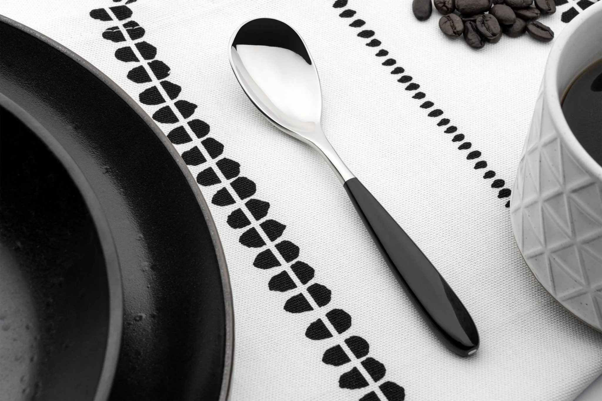 Yin & Yang Black 8 Piece Cutlery Set
