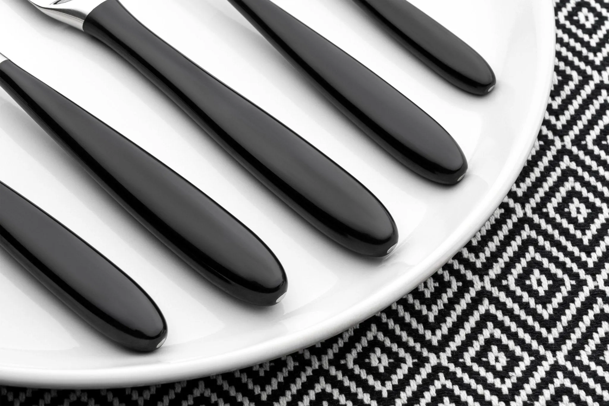 Yin & Yang Black 8 Piece Cutlery Set
