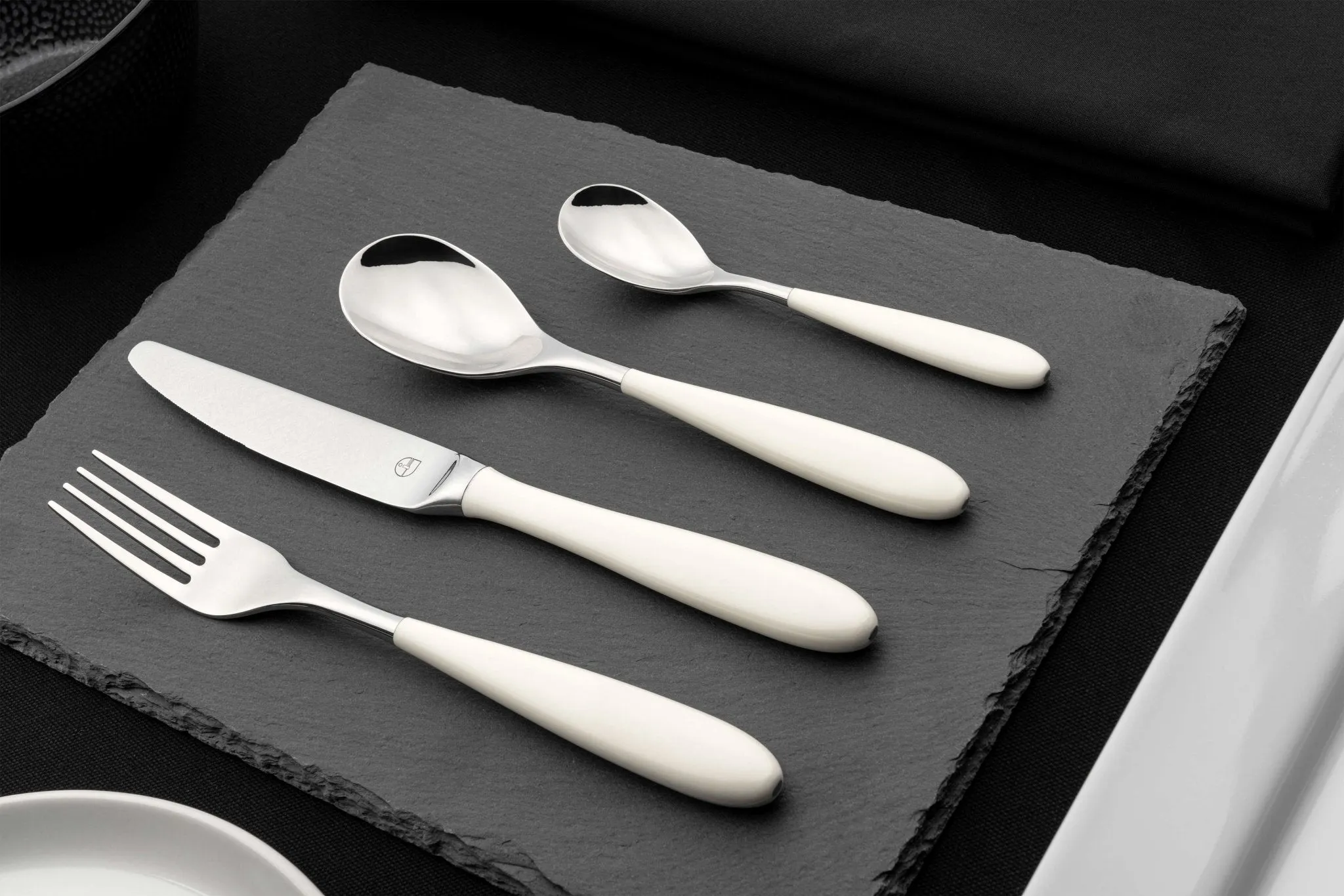 Yin & Yang White Set of 2 Dessert Forks